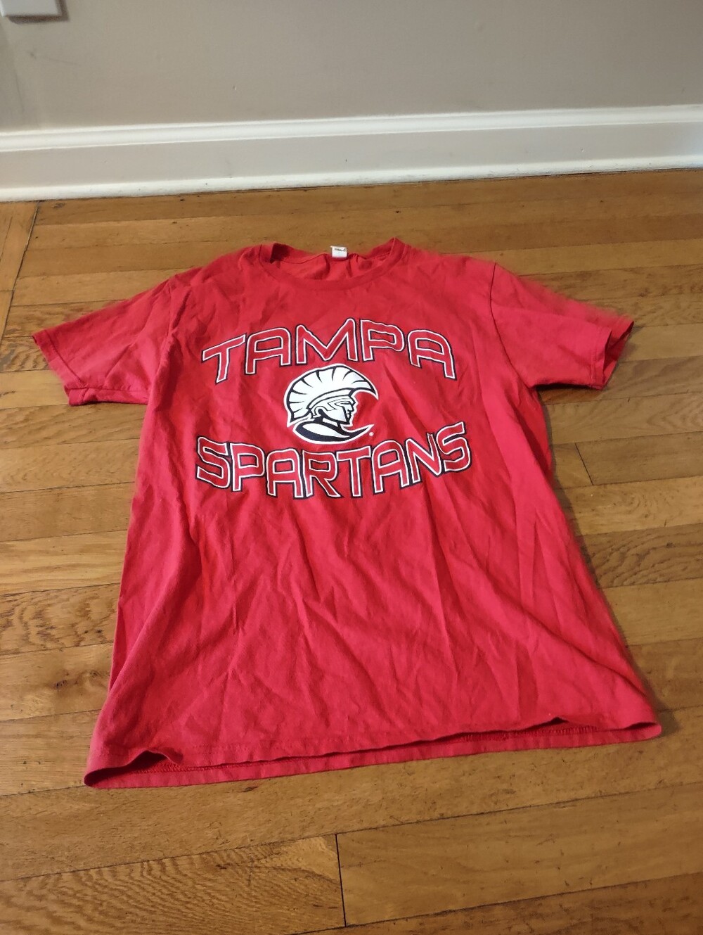 Red Tampa Spartans college sports t-shirt size small